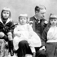 Eleanor Roosevelt with her father, Elliott Roosevelt, and her two brothers, Elliot Jr. and Gracie Hall R., c.1892.